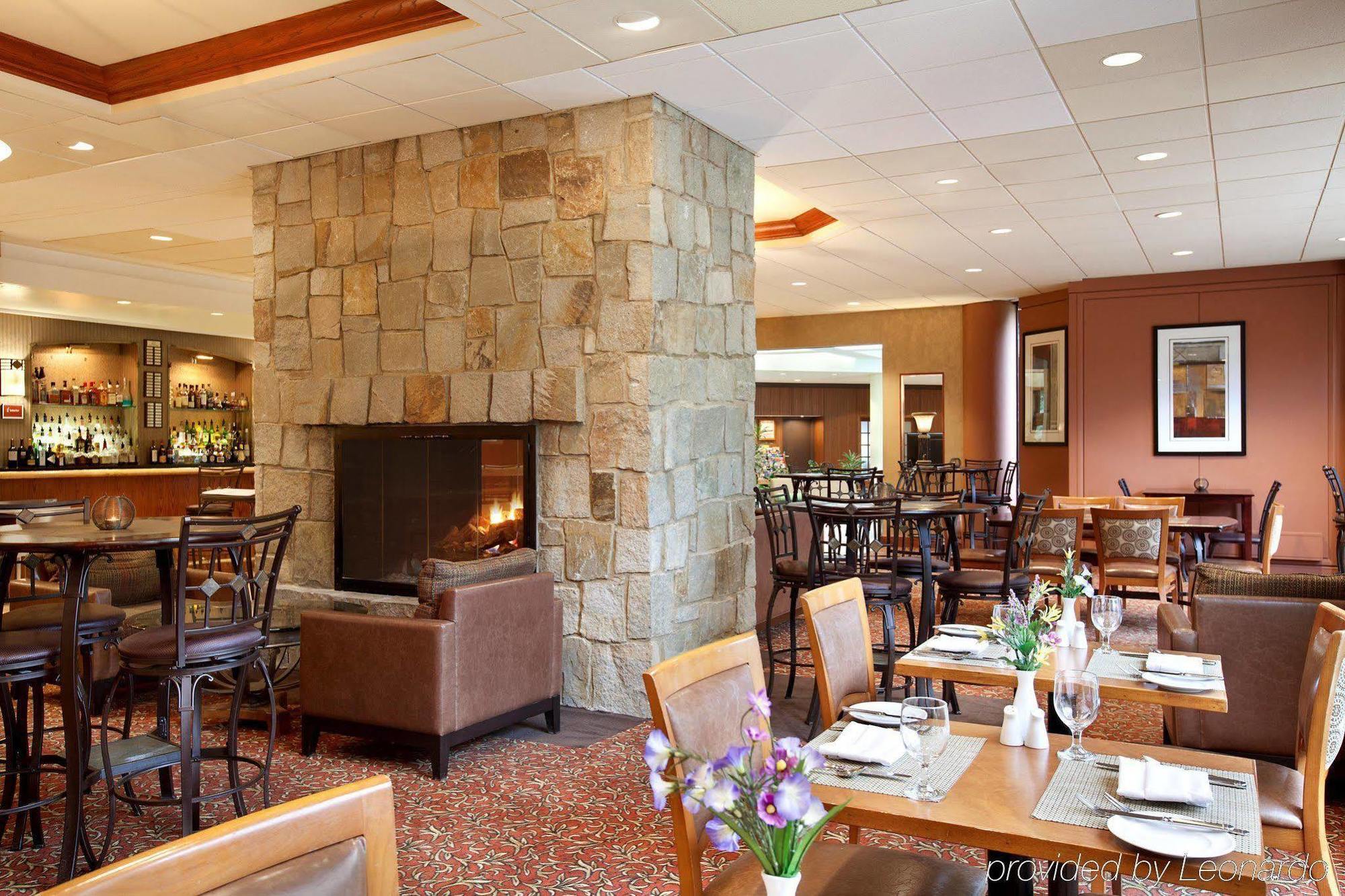 Doubletree By Hilton Hotel Boston - Bedford Glen Exteriör bild