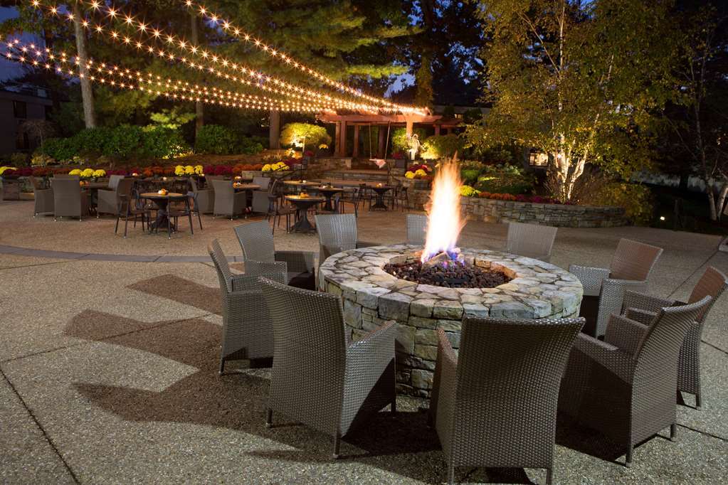 Doubletree By Hilton Hotel Boston - Bedford Glen Exteriör bild